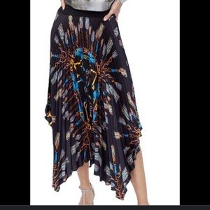 NWOT Zara asymmetrical pleated skirt 🖤❤️